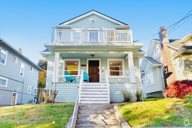 Building Photo - 4551 4th Ave NE