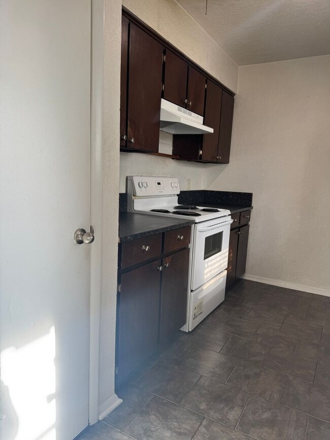 Foto del edificio - 6605 NW Denver Ave