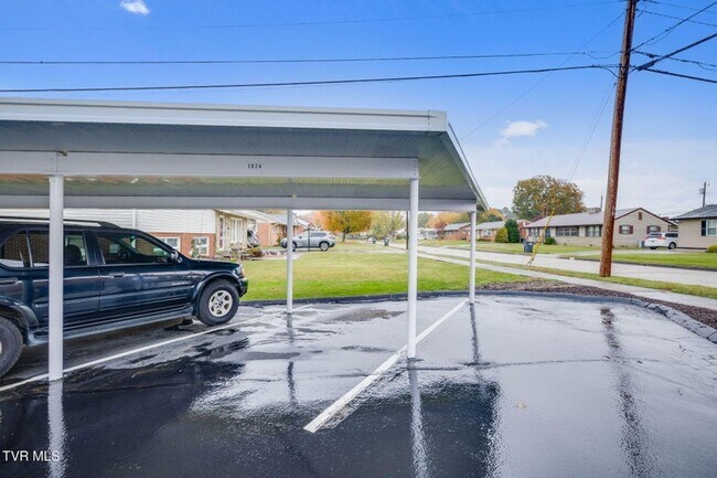 Foto del edificio - 1024 Konnarock Rd