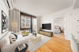 Building Photo - 123 Melrose St Building Photo - 123 Melrose St