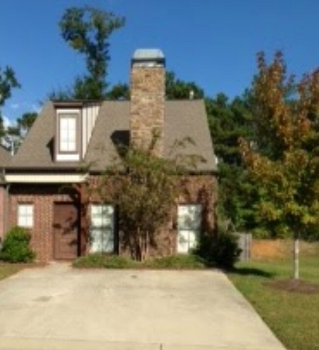 Building Photo - 2464 Ridgemont Dr
