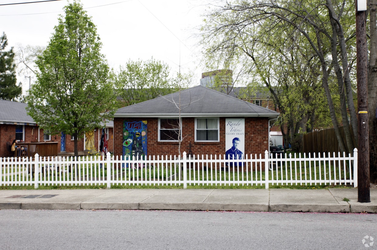 Building Photo - 1811 Patterson St