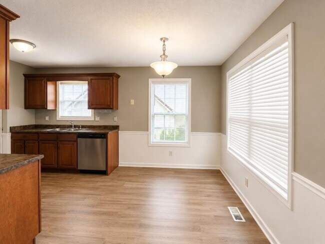 Building Photo - 1423 Addison Dr