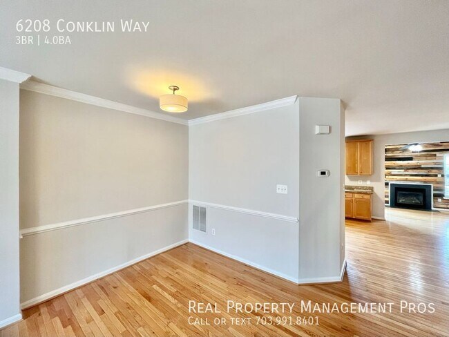 Foto del edificio - 6208 Conklin Way