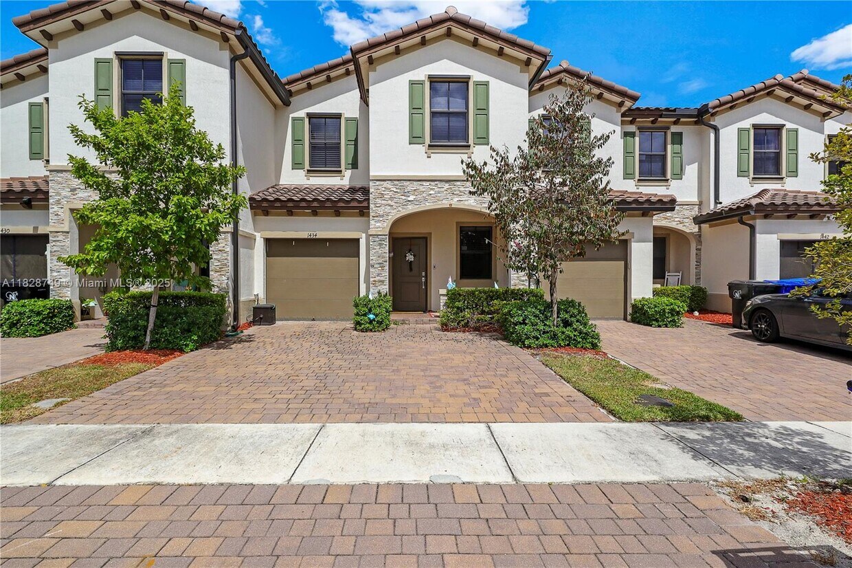 Primary Photo - 1434 SW 54 Ave