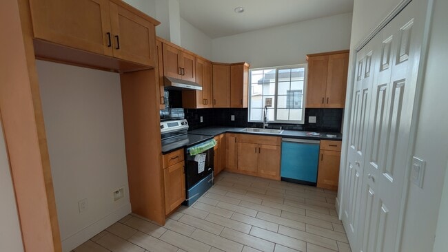 Building Photo - 20744 Elaine Ave