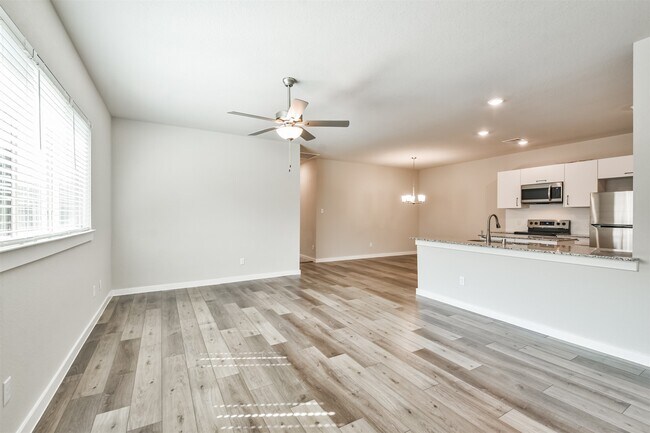Building Photo - 25121 Pacific Wren Dr