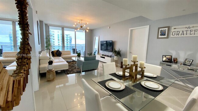 Foto del edificio - 488 NE 18th St