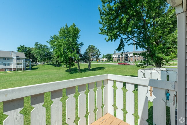 3BR, 2BA - 1,100SF - Patio - Sun Valley