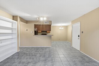 Building Photo - 12905 Woodforest Blvd