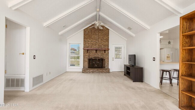 Foto del edificio - 6217 Wallace Rd