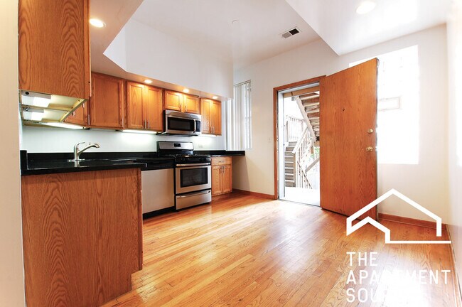 Foto del edificio - 2722 N Kimball Ave