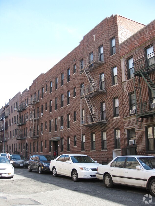 Building Photo - 30-75 34th St