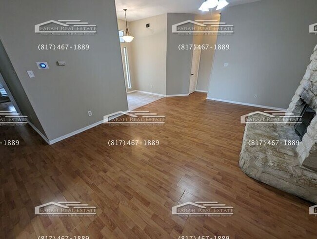 Building Photo - 3/2 Available in Saginaw!