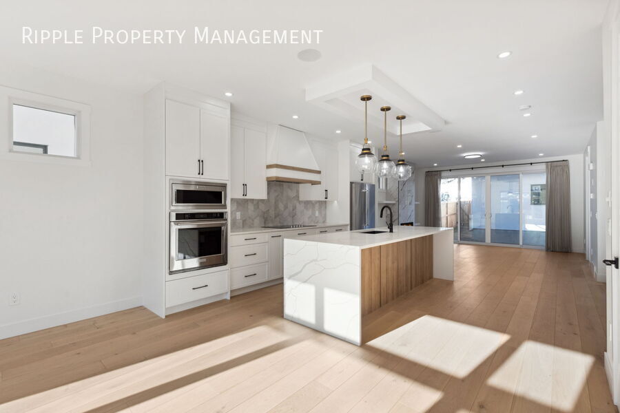 Photo principale - FIRST MONTH FREE! AMAZING 3 BEDS/ 2.5 BATH...