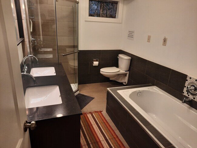 Foto del edificio - 1360 E 450 S