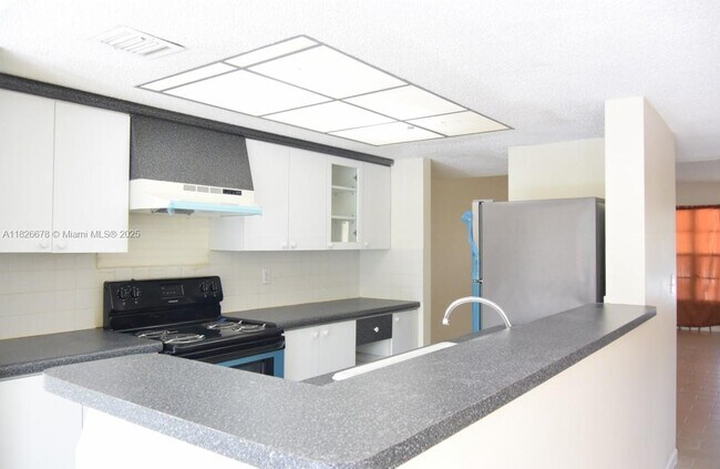 Building Photo - 9481 NW 39th Pl
