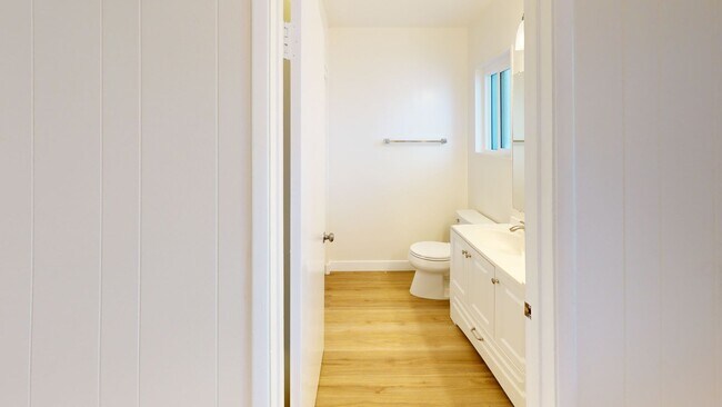 Building Photo - OPEN CONCEPT - BRAND NEW FLOORING