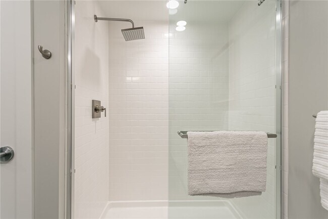 Foto del edificio - 205 Lakeshore Dr