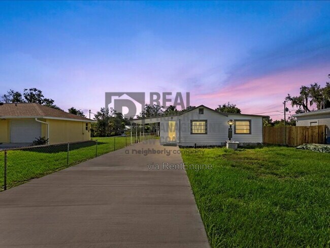 Foto del edificio - 8025 Roy Dr