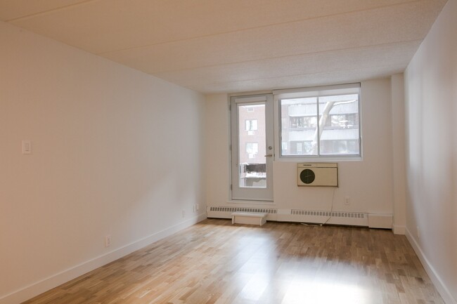 Photo du bâtiment - 4800 Maisonneuve Blvd W