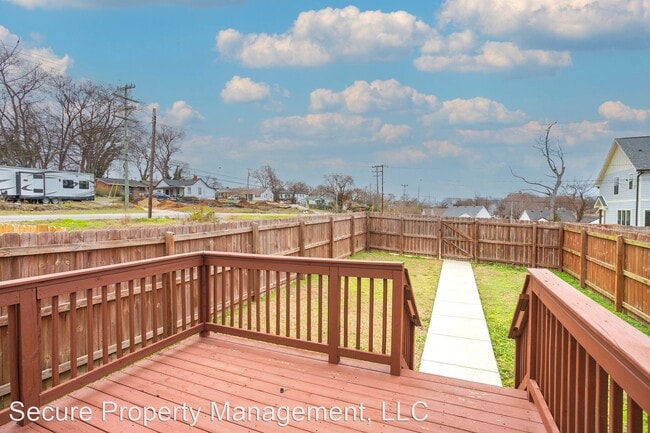 Building Photo - 3 br, 2.5 bath House - 2020 14th Ave N