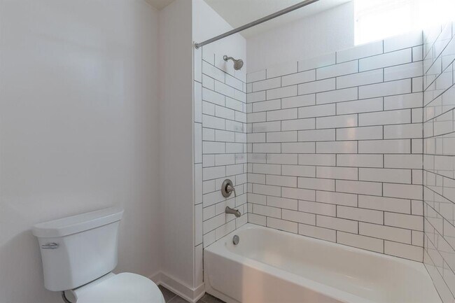 Building Photo - 6700 Menchaca Rd