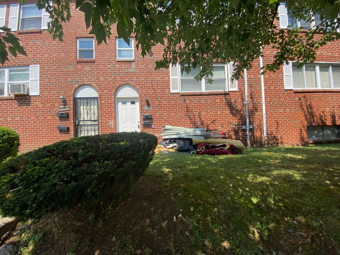 Primary Photo - 3025 S 72nd St