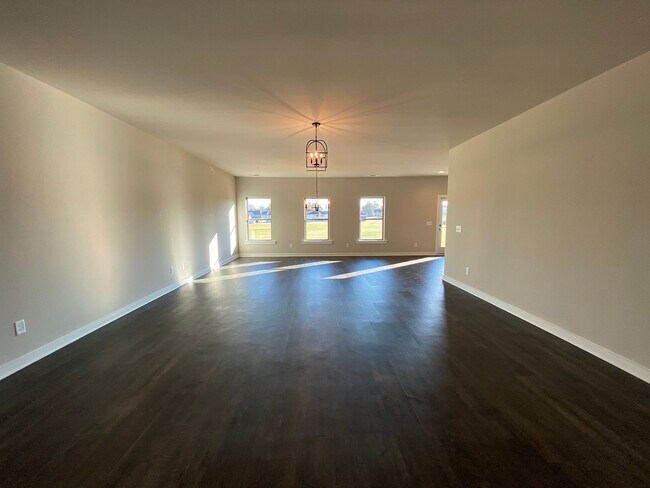 Building Photo - Home for Rent in Weaver AL... Available to View Now!!!