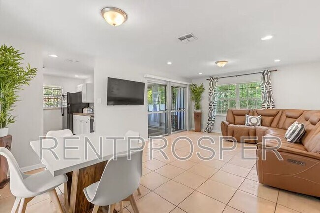 Foto del edificio - 4561 Evers Pl