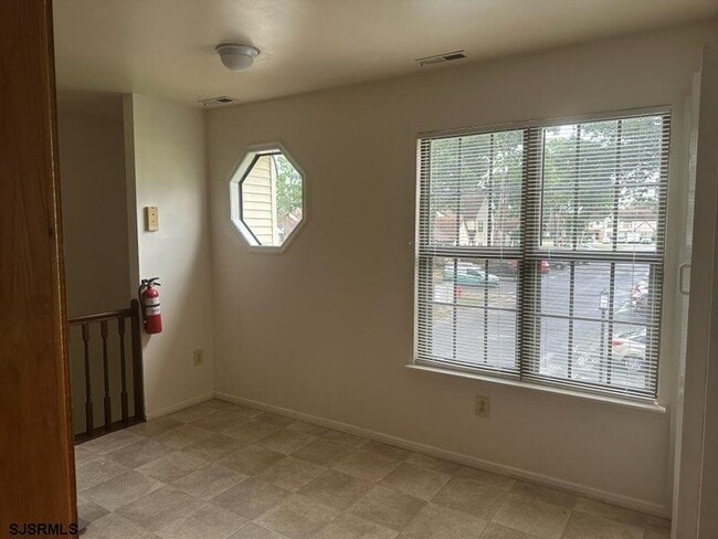 Building Photo - 3214 Juniper Ct