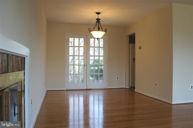 Foto del edificio - 1049 Balls Hill Rd