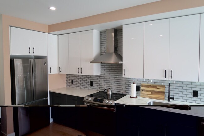 Building Photo - 1312 13th St NW