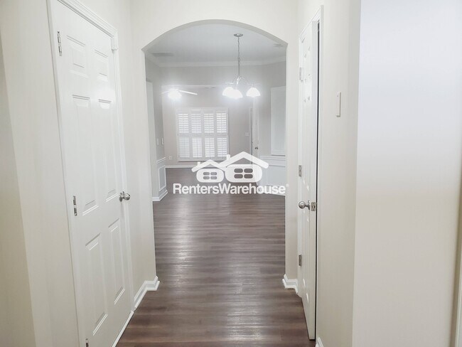 Foto del edificio - 2089 Lakeshore Overlook Dr