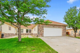 Building Photo - 2493 Carriage Dr