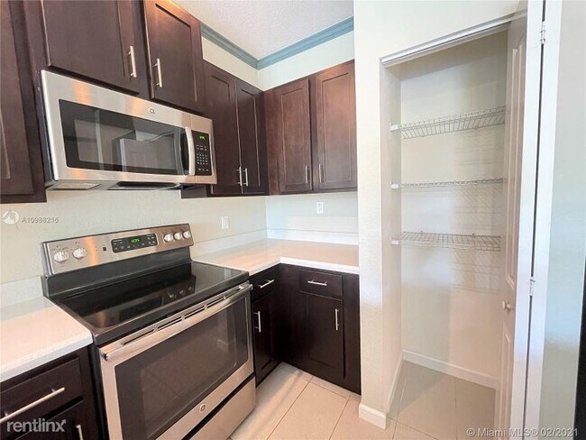Foto del edificio - 4230 N Dixie Hwy