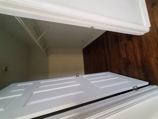Building Photo - 4476 Wesley Dr