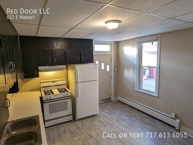 Building Photo - Huge 5bd in York!!