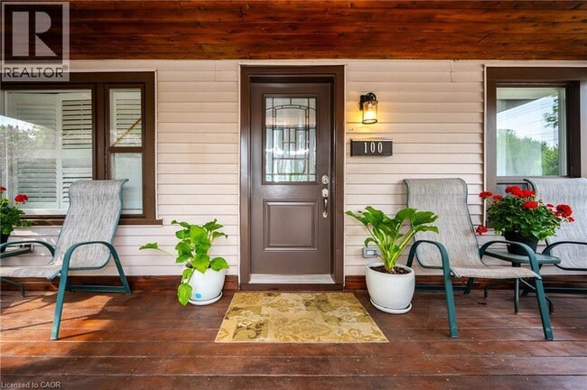 Building Photo - 100 Munn St