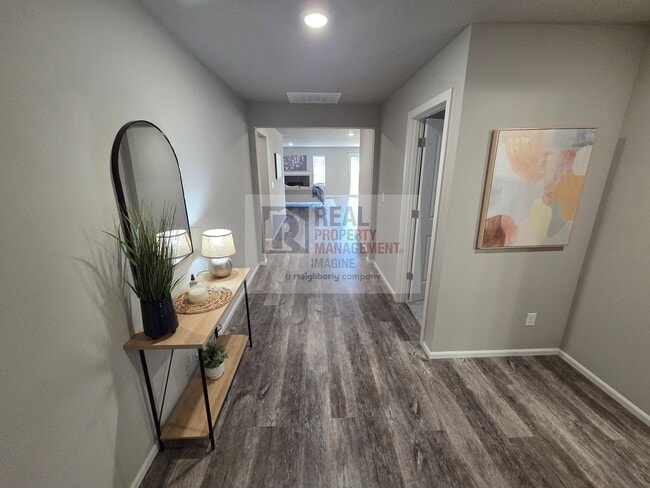 Building Photo - Check out this beautiful 3 bedroom, 2.0 ba...
