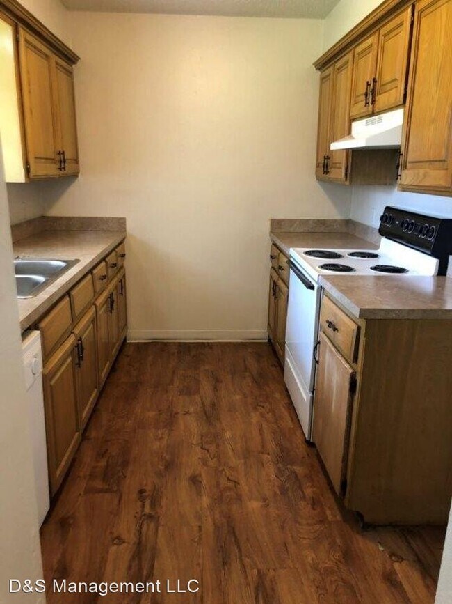 Building Photo - 2 br, 1 bath House - 162 NE 12th Street,