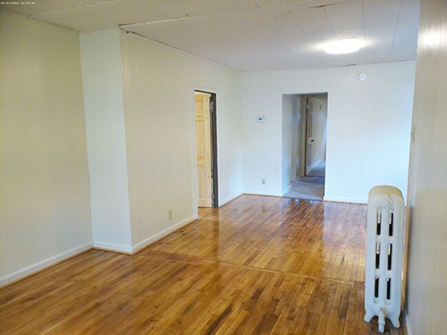 Building Photo - 715 S Beech St
