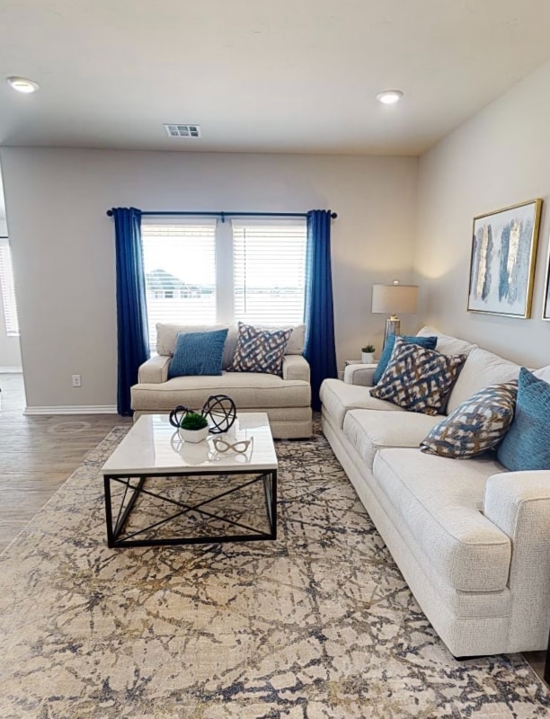 Foto del edificio - 2717 Phelps Dr