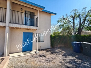Building Photo - 4120 E Bermuda St