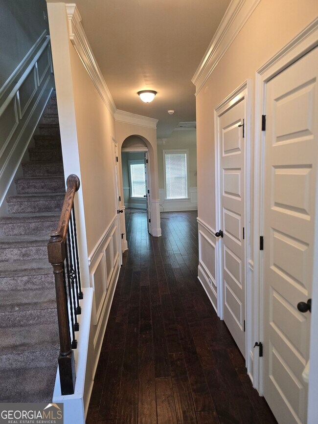 Foto del edificio - 330 Riverstone Dr