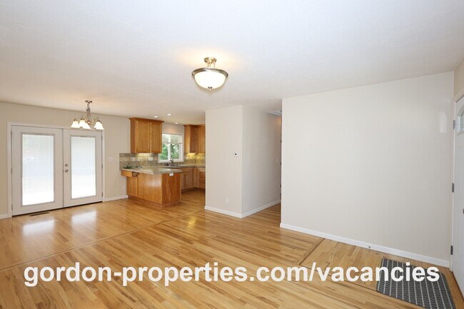 Foto del edificio - 10851 SE Garrett Dr