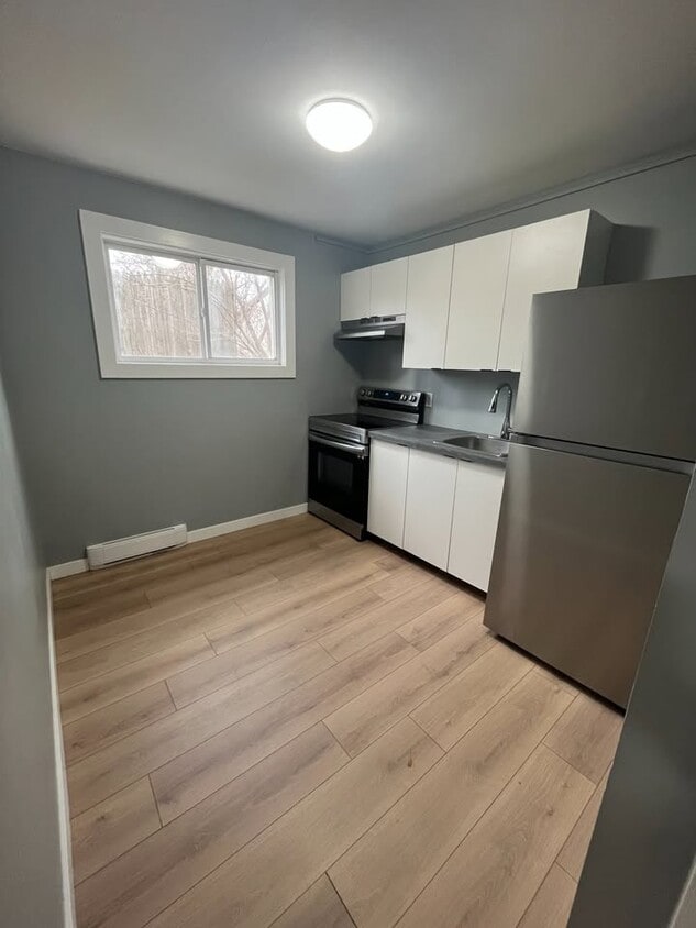 Primary Photo - 17 Lockwood St
