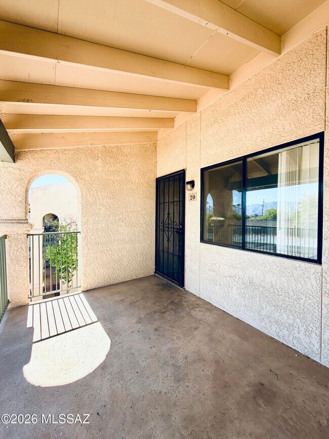 Foto del edificio - 7664 E 22nd St