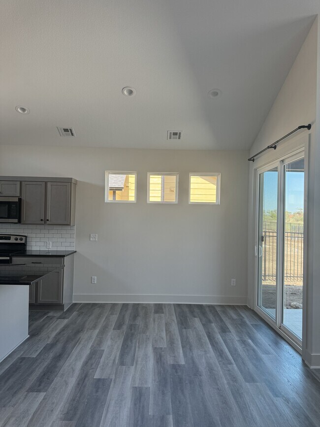 Foto del edificio - 800 Trails End Ct