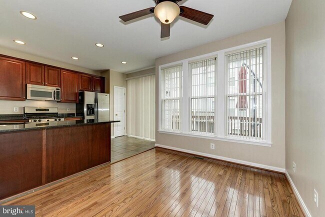 Building Photo - 6334 Dunn Ct